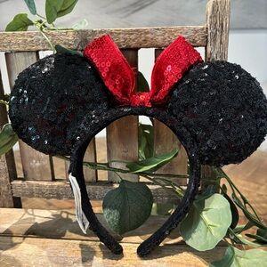DISNEY THEME PARKS MINNIR Sequin Black and Red Bow Headband